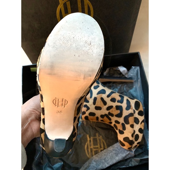 HOUSE OF HARLOW 1960 Animal Print Ankle Boots - Picture 7 of 8